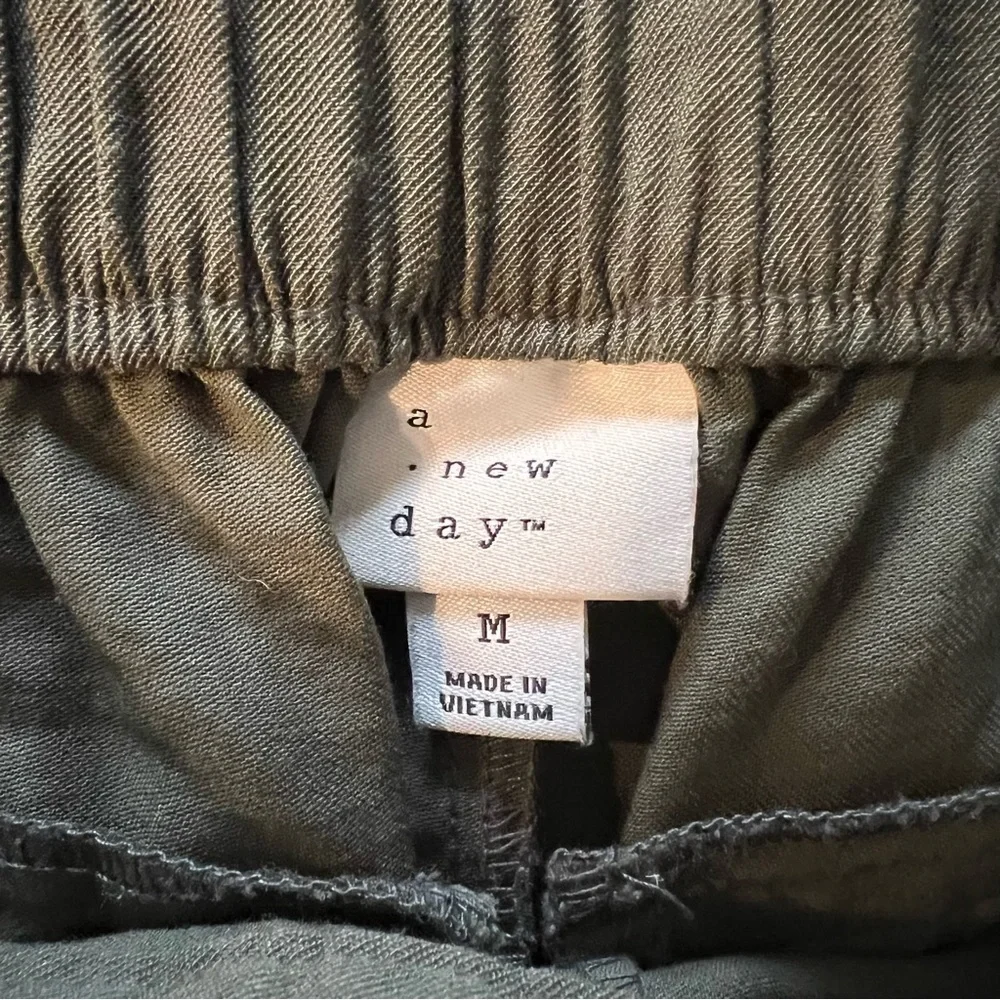 A New Day-Women's High-Rise Pleat Front Shorts - Olive, Size: M - Picture 7 of 11